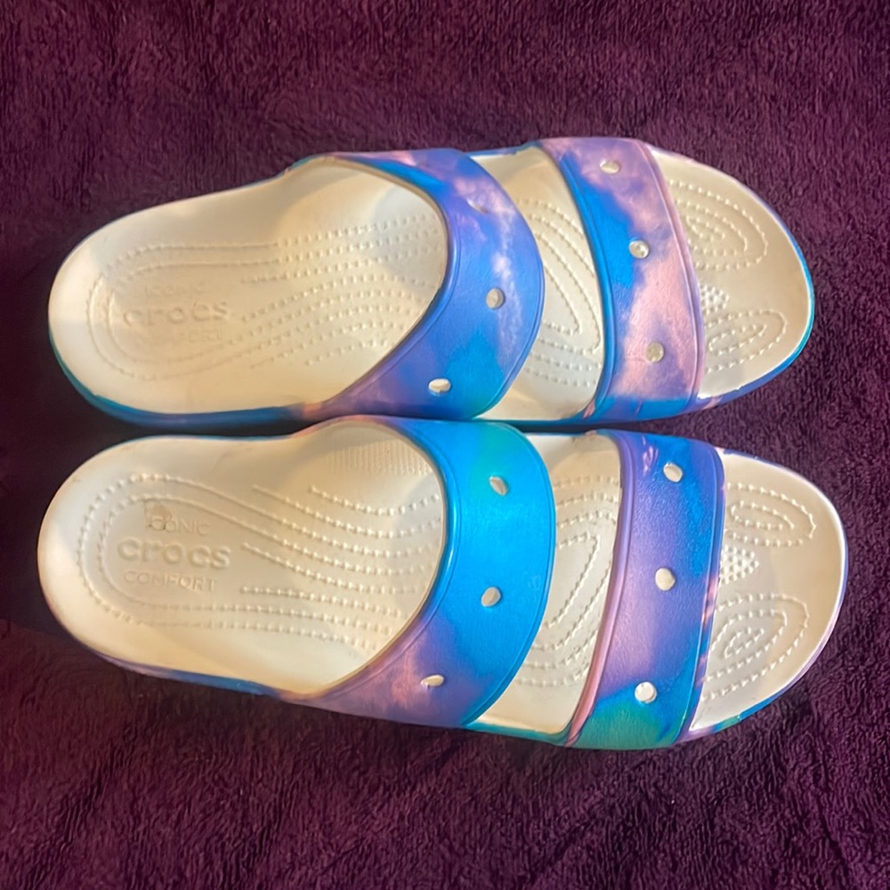 CROCS